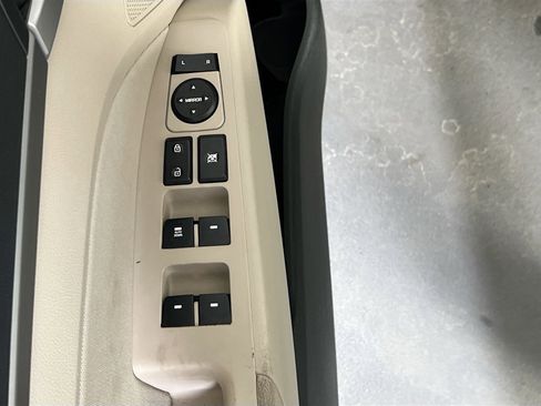 Used 2018 Hyundai Elantra SEL image 17