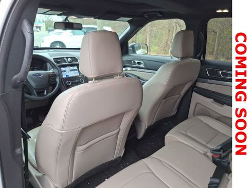 Used 2019 Ford Explorer XLT w/ Equipment Group 202A image 10