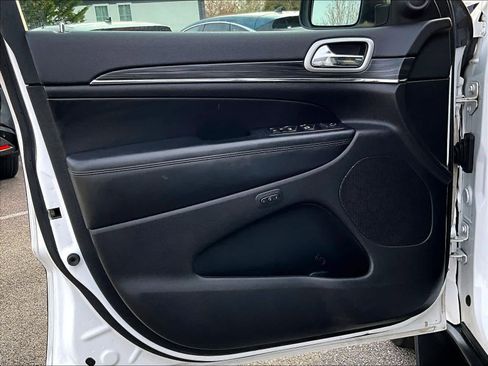 Used 2019 Jeep Grand Cherokee Limited image 9