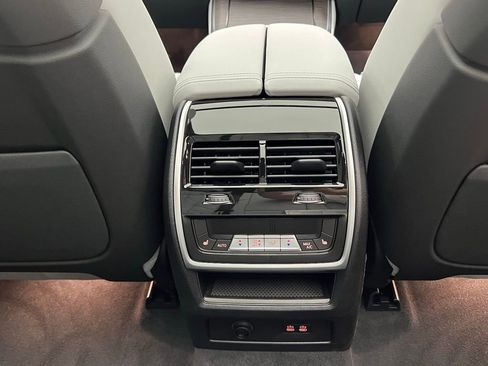 Used 2026 BMW X5 sDrive40i image 9