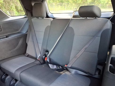 Certified 2022 Chevrolet Traverse LT FWD image 12