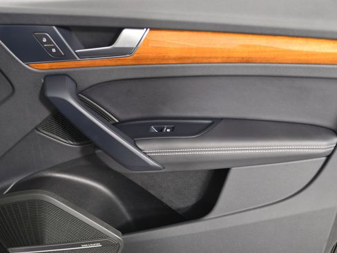 Certified 2023 Audi Q5 e Premium Plus w/ Premium Plus Package image 9