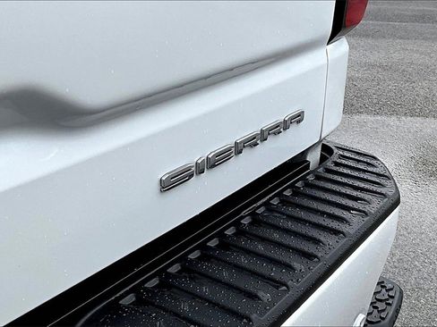 Used 2024 GMC Sierra 1500 Denali Ultimate image 8