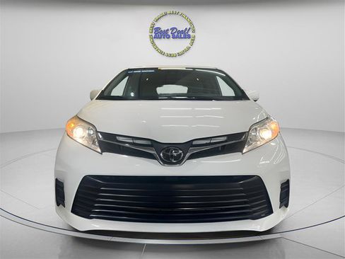 Used 2019 Toyota Sienna LE FWD image 16