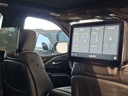 Used 2021 Cadillac Escalade ESV Premium Luxury Platinum image 28