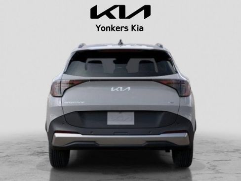 Used 2027 Kia Sportage EX AWD/4WD image 5