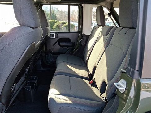 Used 2024 Jeep Wrangler Rubicon image 10