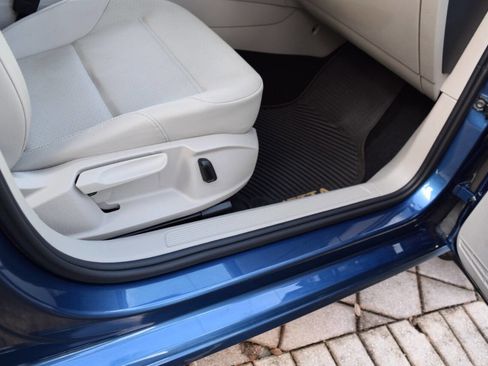 Used 2015 Volkswagen Golf TDI SE image 52