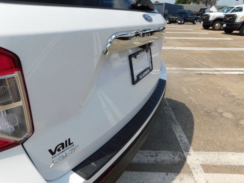 Used 2020 Ford Explorer XLT AWD/4WD image 9