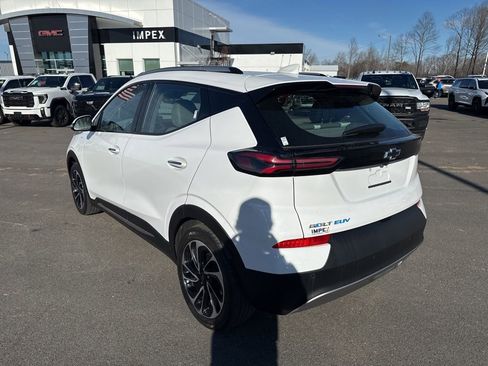 Used 2023 Chevrolet Bolt EUV Premier w/ Super Cruise Package image 3