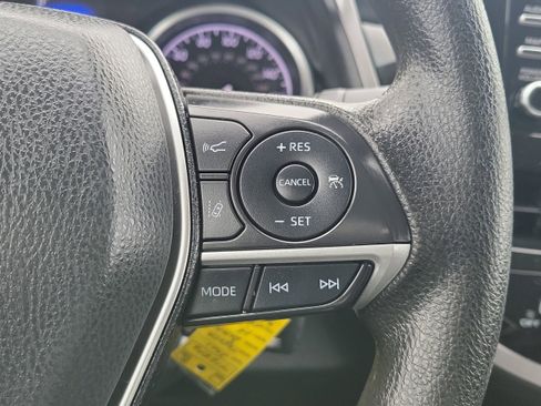 Used 2021 Toyota Camry LE image 24