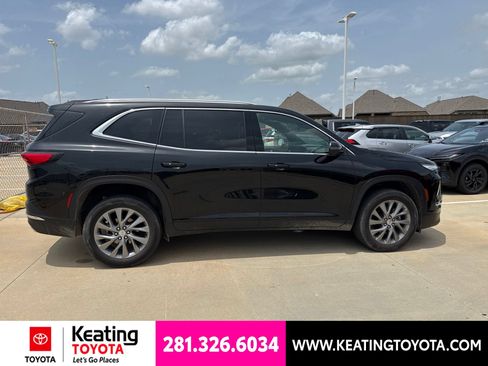 Used 2025 Buick Enclave Preferred AWD/4WD image 8