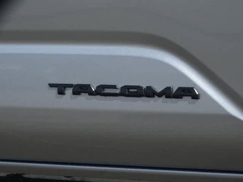 Used 2024 Toyota Tacoma TRD Sport w/ TRD Sport Upgrade Package image 9