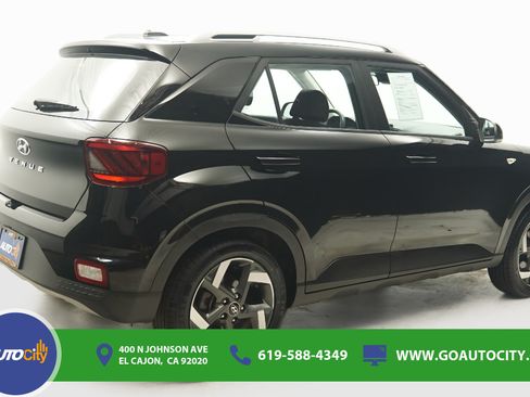 Used 2023 Hyundai Venue SEL w/ Cargo Package FWD image 6