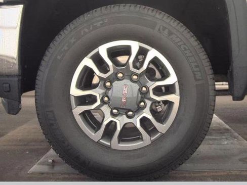 Used 2023 GMC Sierra 3500 SLE image 4