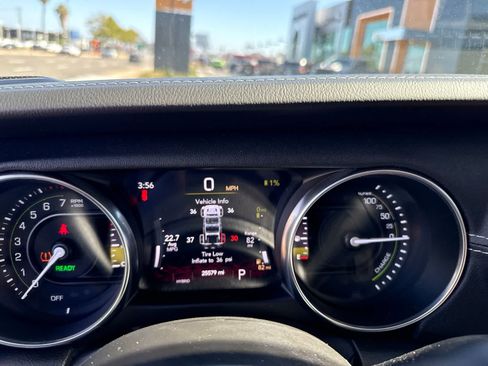 Used 2023 Jeep Wrangler Unlimited Sahara AWD/4WD image 23