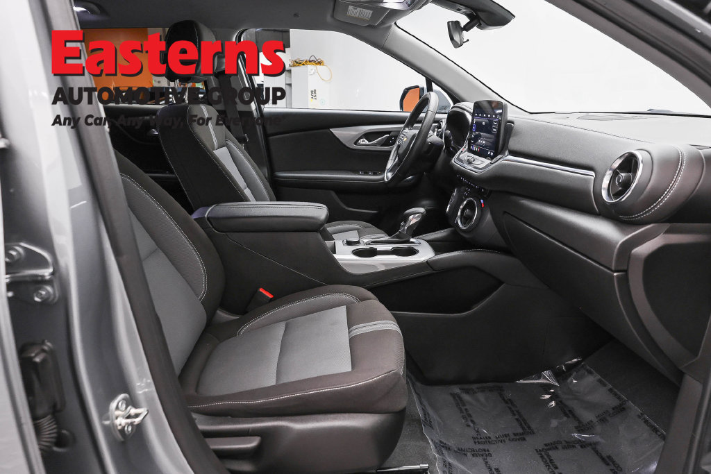 Used 2025 Chevrolet Blazer LT FWD image 26