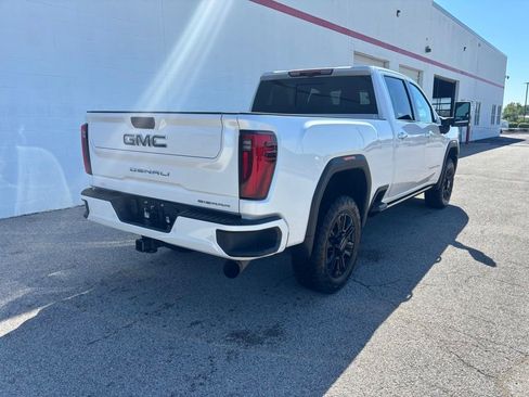 Used 2024 GMC Sierra 2500 Denali Ultimate AWD/4WD image 3