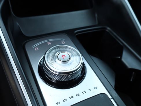 Used 2025 Kia Sorento EX image 10