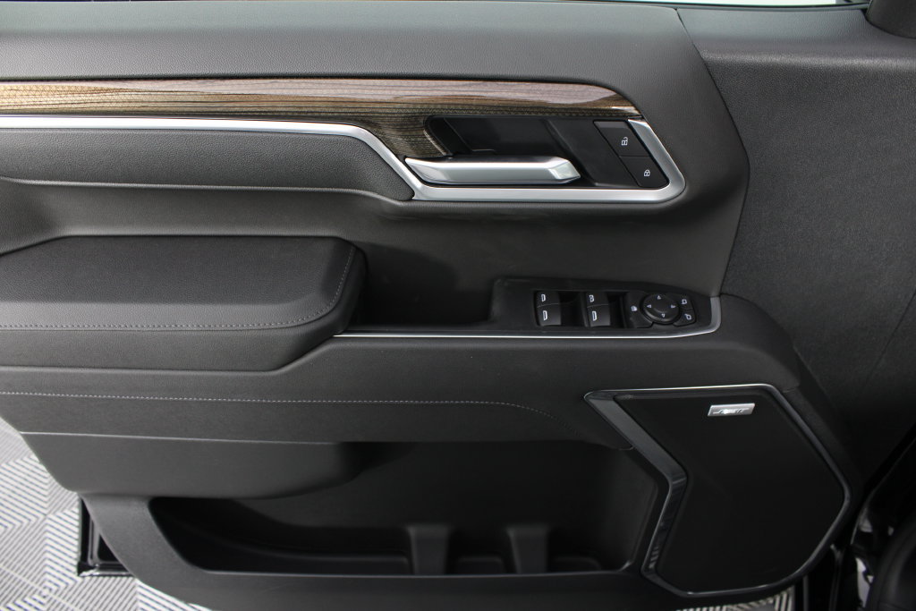 New 2026 Chevrolet Silverado 1500 RST w/ Redline Edition AWD/4WD image 13