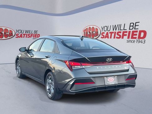 Used 2024 Hyundai Elantra SEL image 8