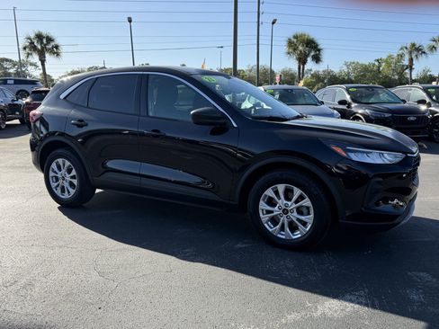 Certified 2023 Ford Escape Active w/ Tech Pack #1 FWD image 2