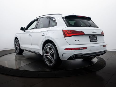 Certified 2024 Audi Q5 e Premium Plus image 6