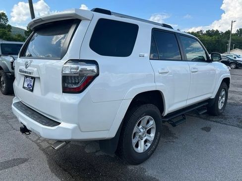 Used 2023 Toyota 4Runner SR5 Premium w/ Moonroof Package AWD/4WD image 5