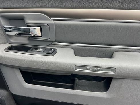 Used 2017 RAM 1500 Classic SLT RWD image 20
