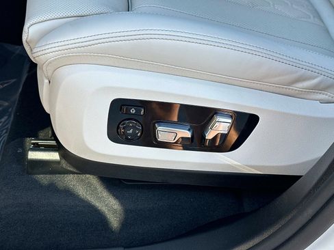 New 2026 BMW X5 xDrive40i w/ M Sport Package image 19