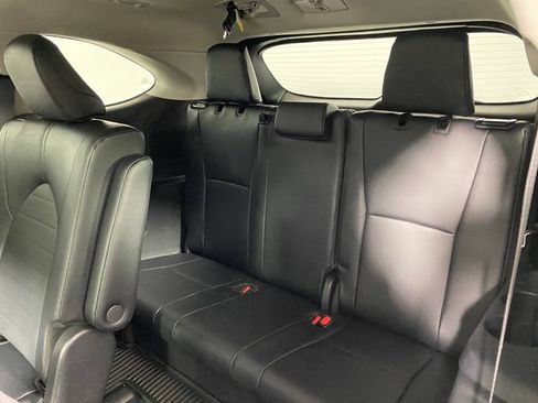 Certified 2024 Toyota Highlander XLE AWD/4WD image 14