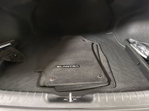 Certified 2024 Hyundai Elantra SE FWD image 32
