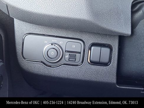 Used 2025 Mercedes-Benz Sprinter 2500 image 22