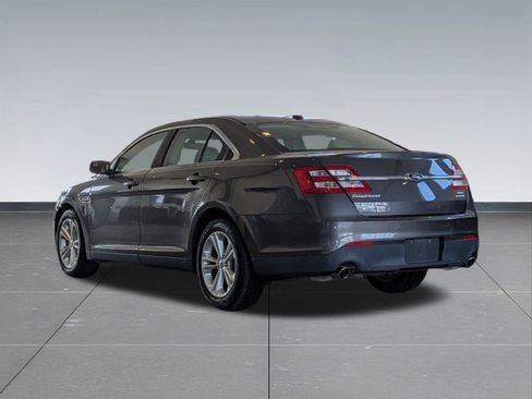 Used 2015 Ford Taurus SEL image 4