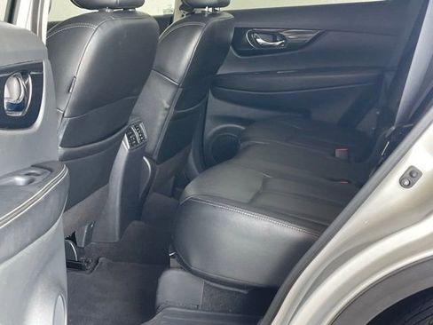 Used 2019 Nissan Rogue SL image 16