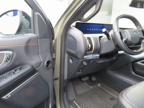 Used 2025 Ford Expedition Tremor image 58