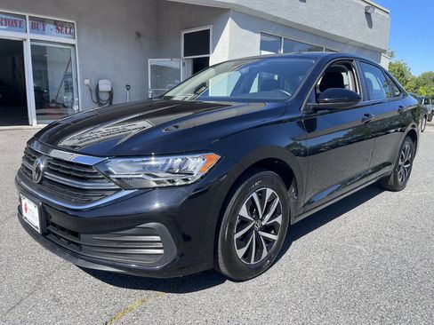 Used 2024 Volkswagen Jetta S image 3