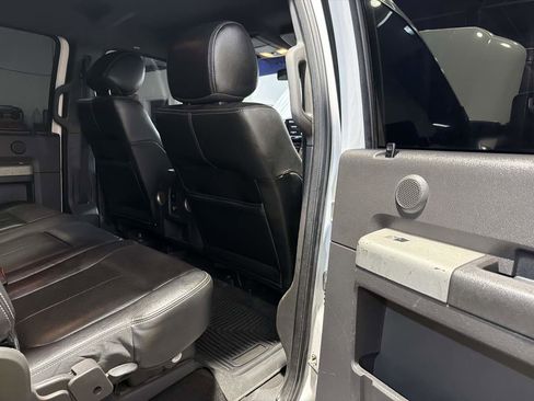 Used 2014 Ford F250 Lariat w/ Lariat Interior Package image 25