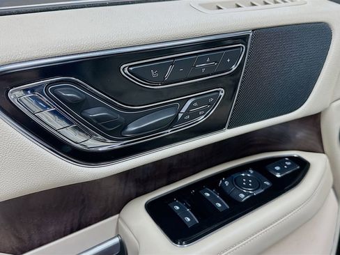 Used 2019 Lincoln Navigator Reserve w/ Cargo Package image 19