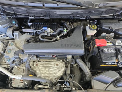 Used 2016 Nissan Rogue SV image 28