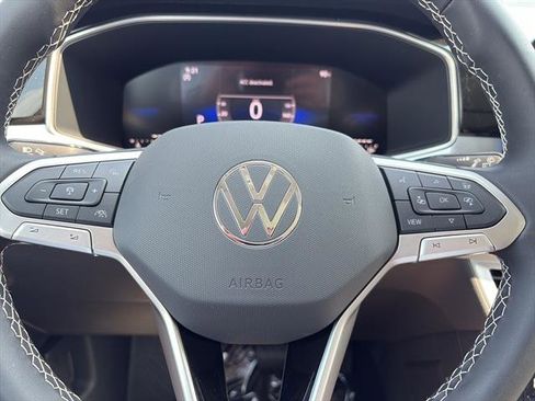New 2025 Volkswagen Taos SE image 15
