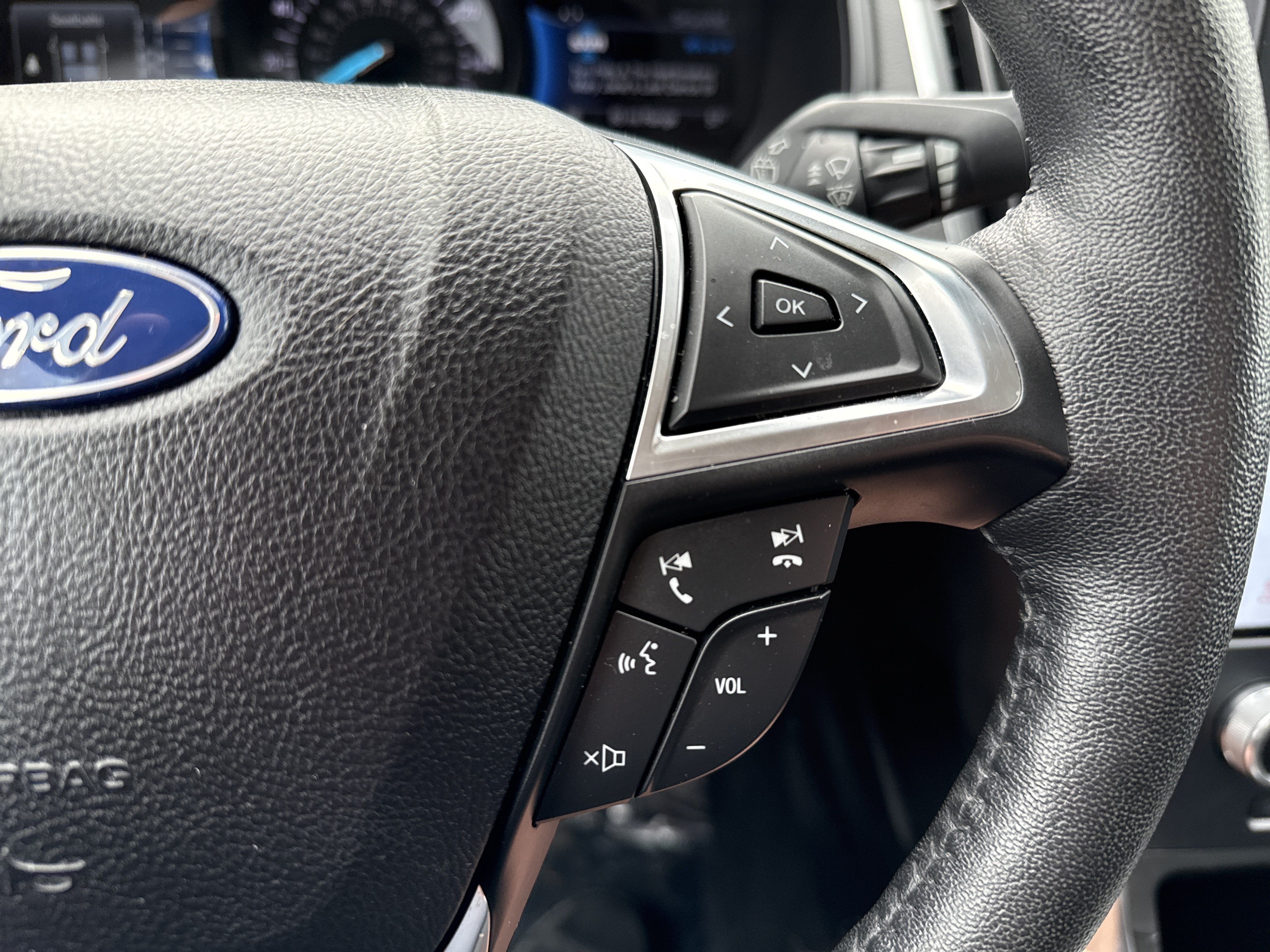 Used 2022 Ford Edge Titanium AWD/4WD image 19