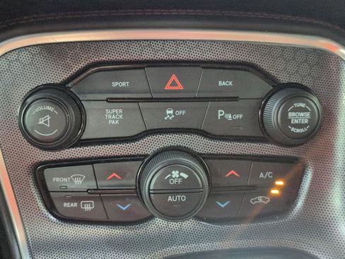 Used 2016 Dodge Challenger R/T Scat Pack w/ Leather Interior Group RWD image 13