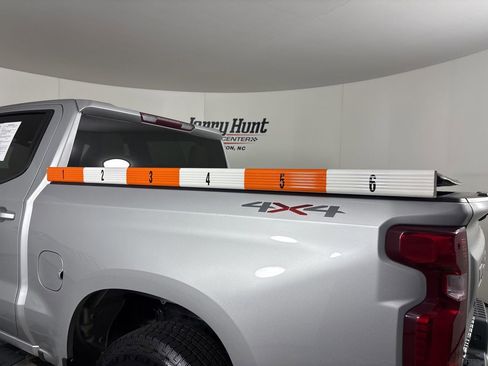 Used 2020 Chevrolet Silverado 1500 LT image 9