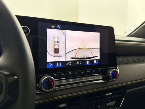 Used 2024 Chevrolet Colorado ZR2 w/ ZR2 Convenience Package III image 25