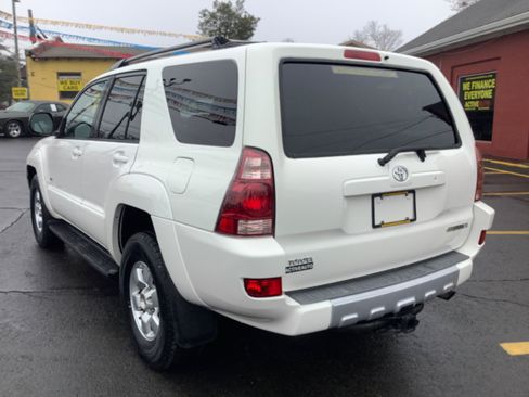 Used 2004 Toyota 4Runner SR5 RWD image 5