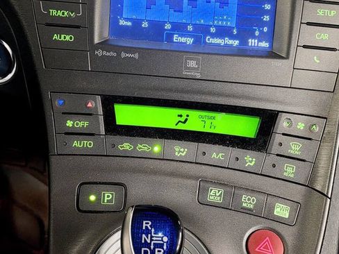 Used 2015 Toyota Prius Four w/ Preferred Accessory Package FWD image 7