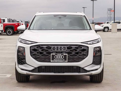 New 2026 Audi Q3 quattro 2.0T AWD/4WD image 2