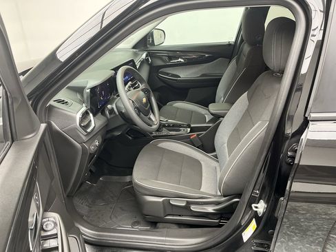 Certified 2024 Chevrolet TrailBlazer LS w/ LS Convenience Package image 3
