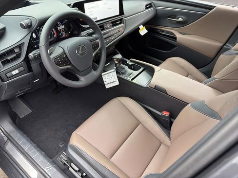 New 2025 Lexus ES 350 w/ Premium Package image 8